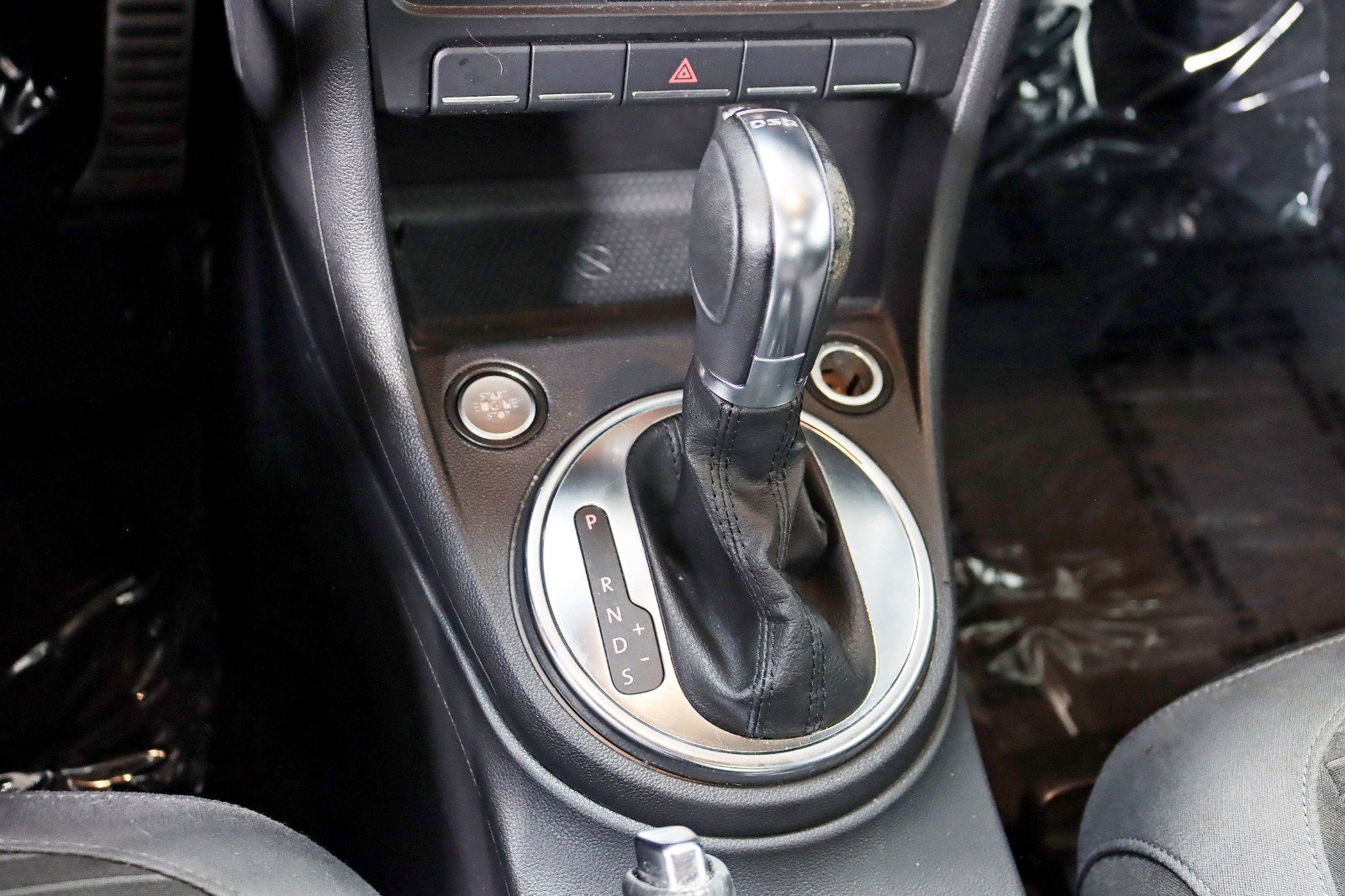 Used 2014 Volkswagen Beetle R-Line FWD image 22