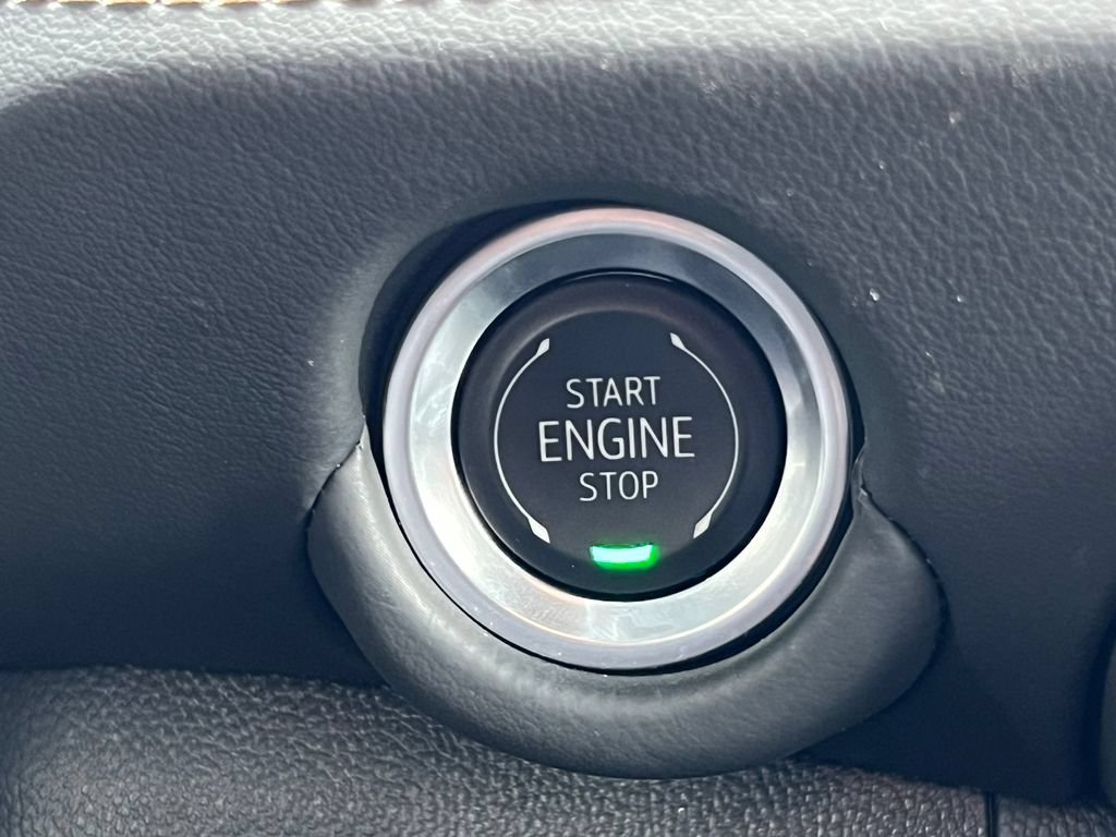 Used 2025 Chevrolet Suburban Premier AWD/4WD image 37