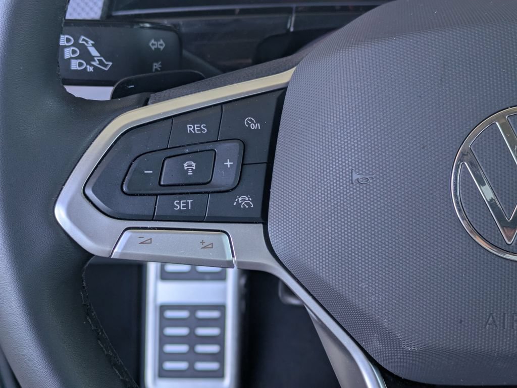 Used 2025 Volkswagen Atlas Peak Edition SE AWD/4WD image 26