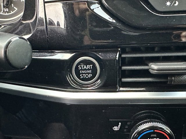 Used 2022 Nissan Pathfinder SV image 35