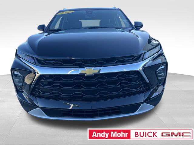 Used 2025 Chevrolet Blazer LT w/ Convenience Package FWD image 3