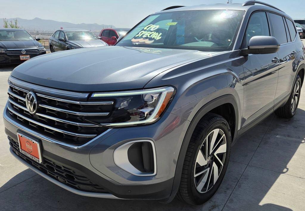 Certified 2025 Volkswagen Atlas SE FWD image 3