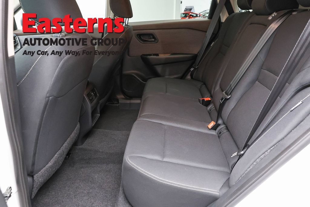 Used 2023 Nissan Rogue S AWD/4WD image 20