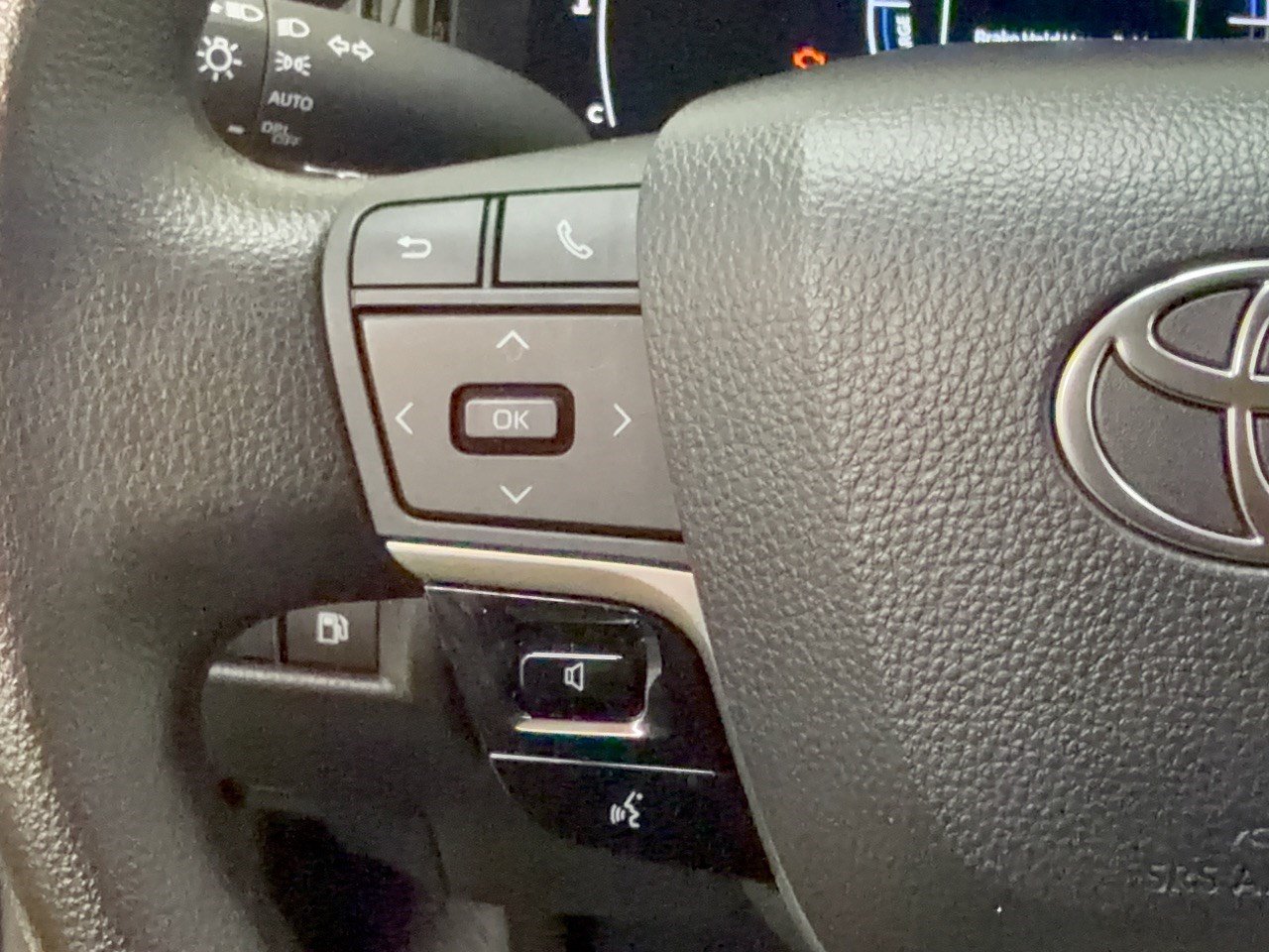 Used 2025 Toyota Camry LE FWD image 18