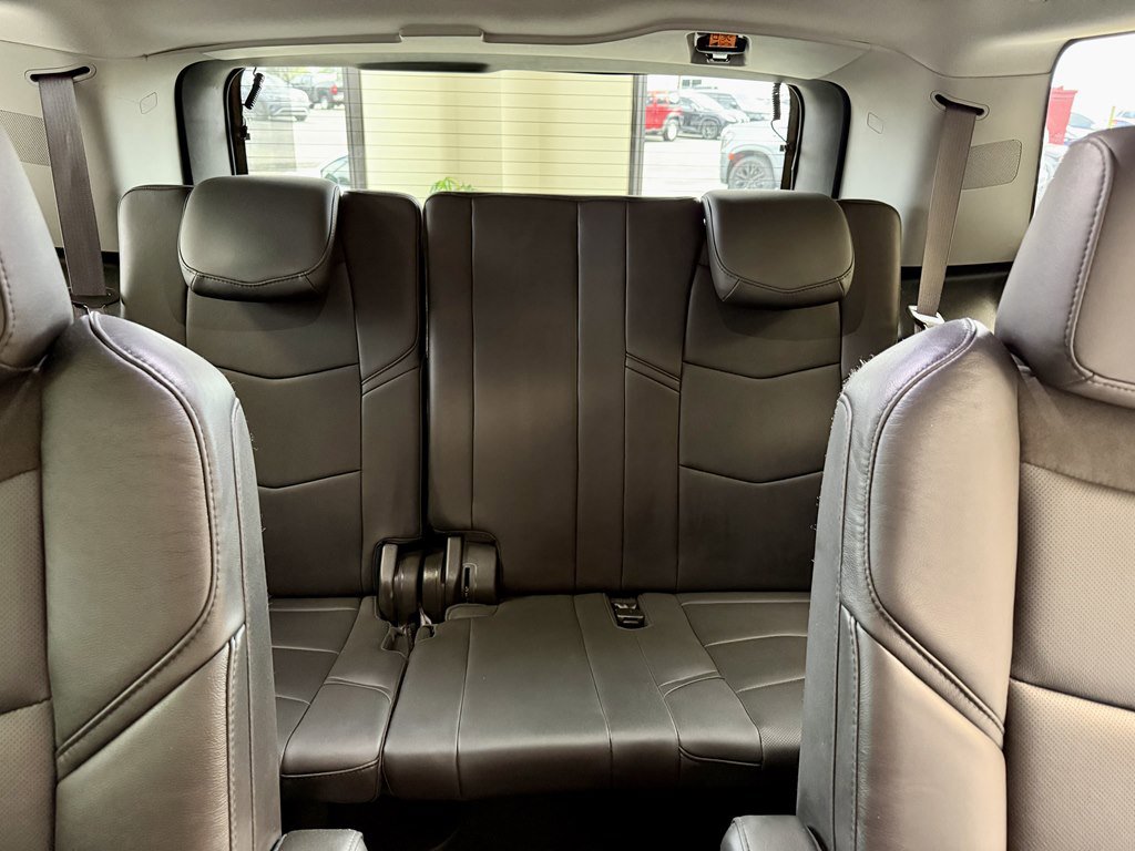 Used 2017 Cadillac Escalade Luxury AWD/4WD image 18