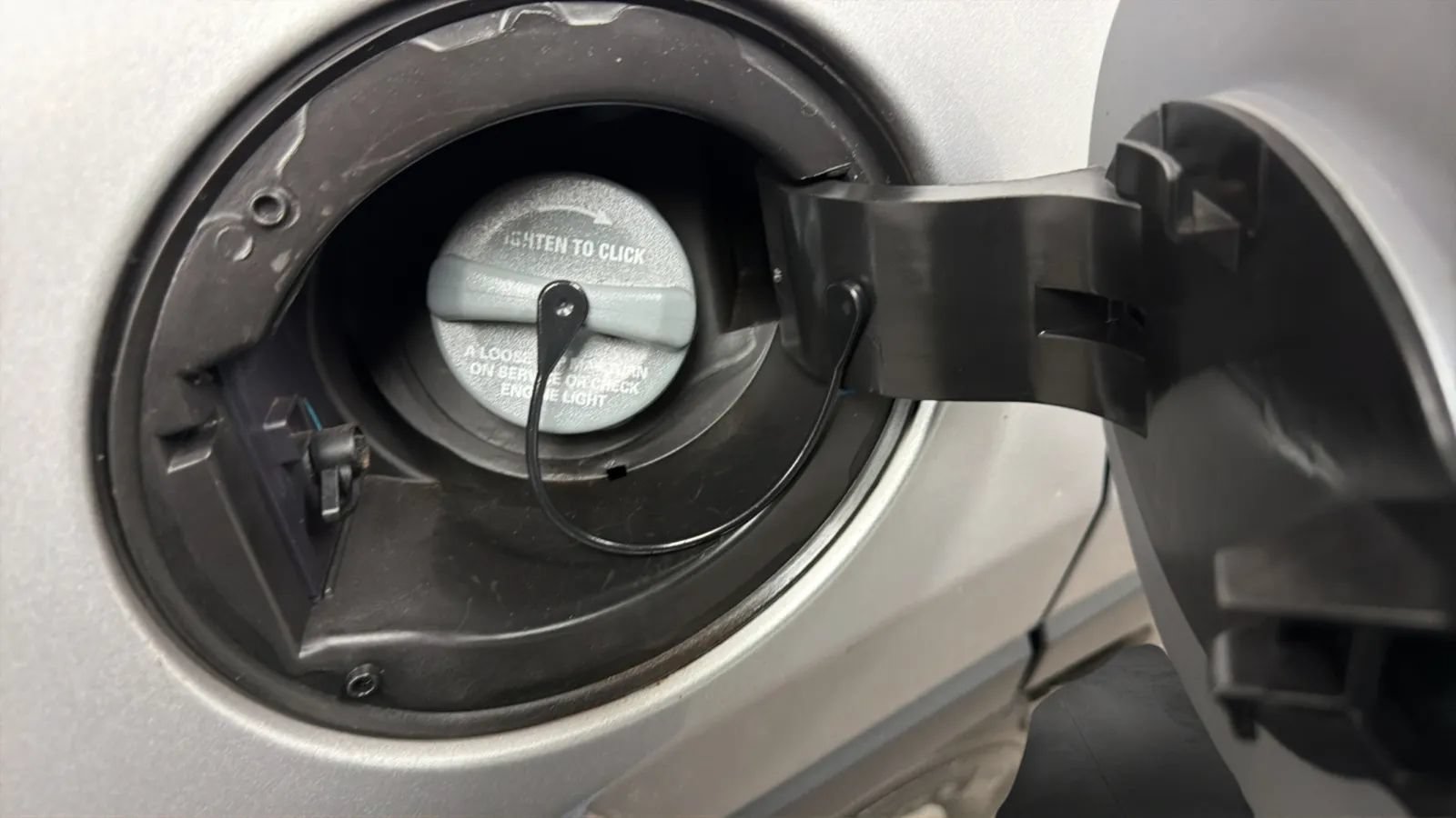 Used 2017 Jeep Cherokee Latitude FWD image 29
