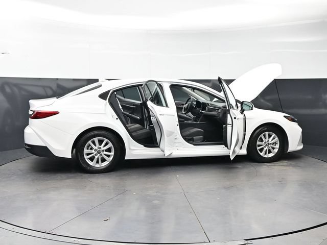 Used 2025 Toyota Camry LE FWD image 29