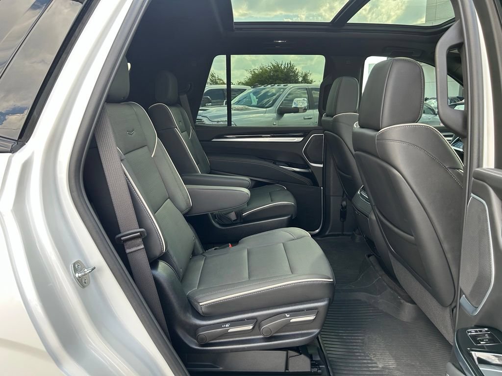 Used 2025 Cadillac Escalade Sport w/ LPO, ONYX Package RWD image 18