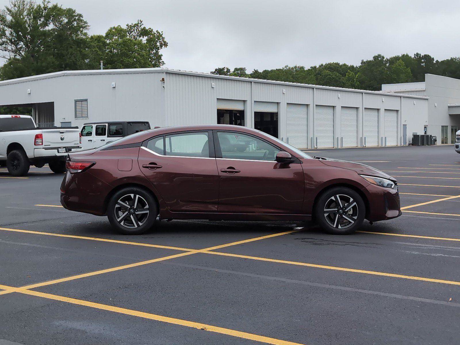 Used 2024 Nissan Sentra SV FWD image 8