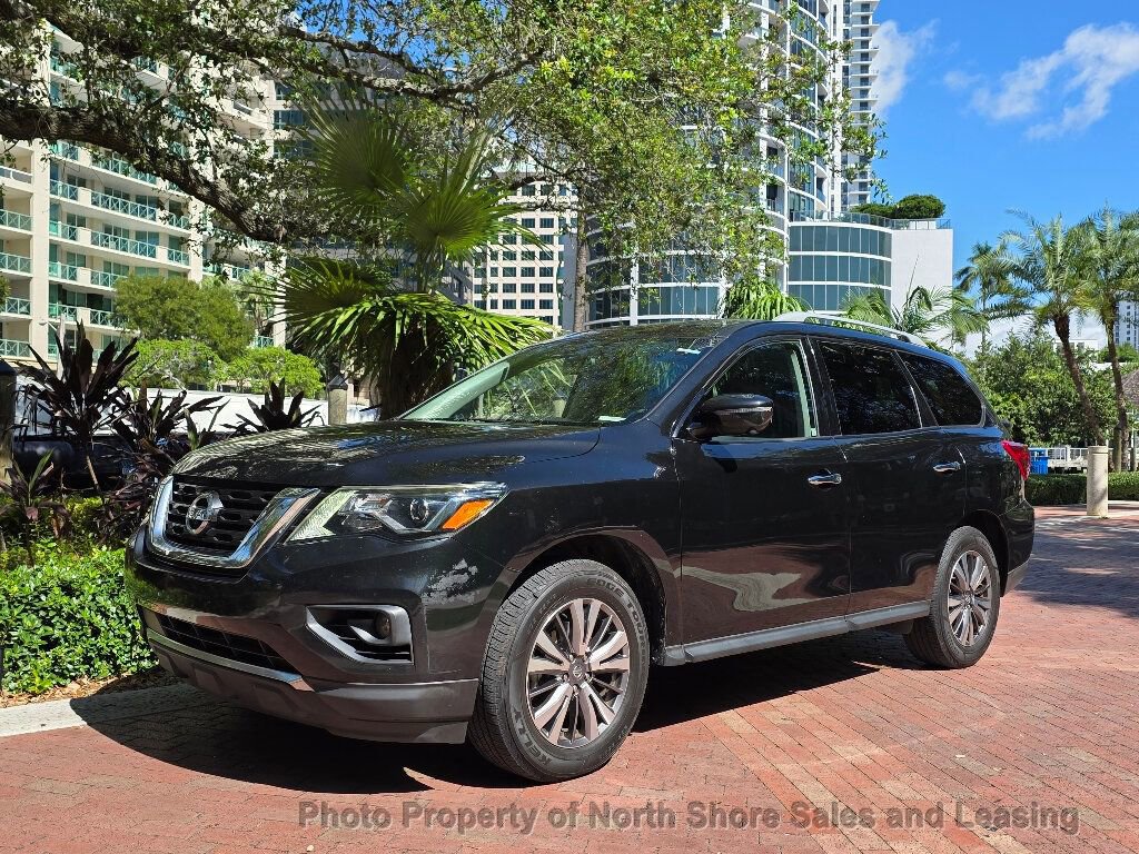 Used 2019 Nissan Pathfinder SL image 3
