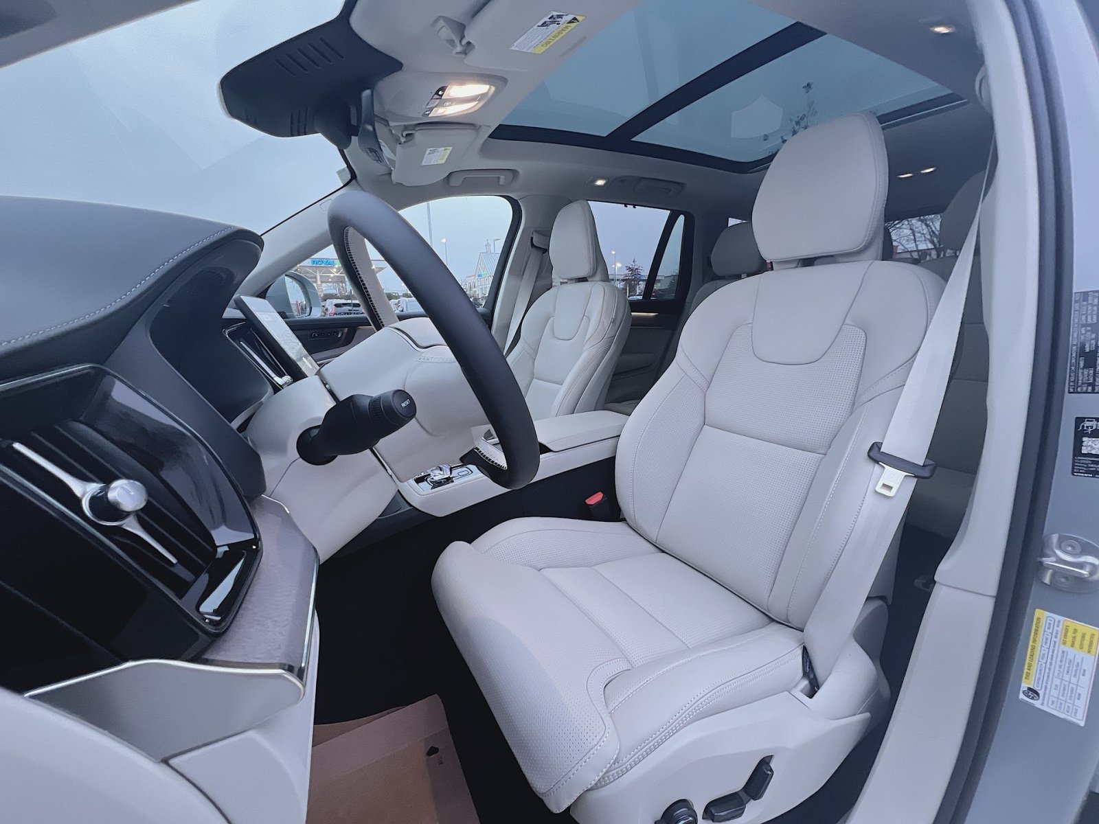 New 2026 Volvo XC90 T8 Ultra w/ Protection Package Premier AWD/4WD image 21