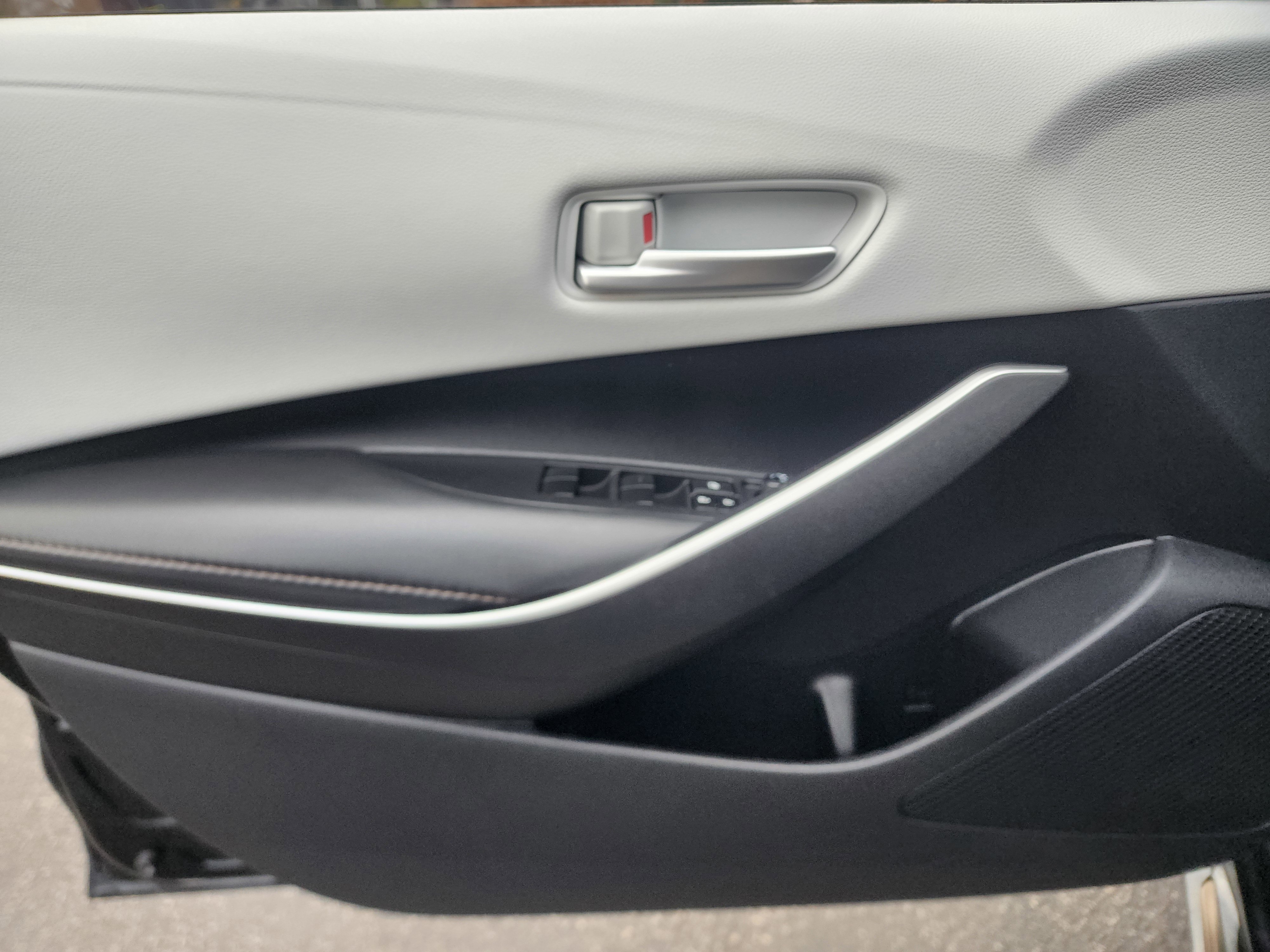 Used 2022 Toyota Corolla SE FWD image 22