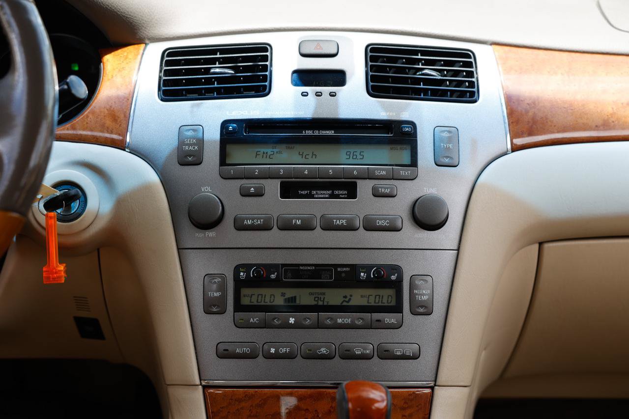 Used 2005 Lexus ES 330 FWD image 34