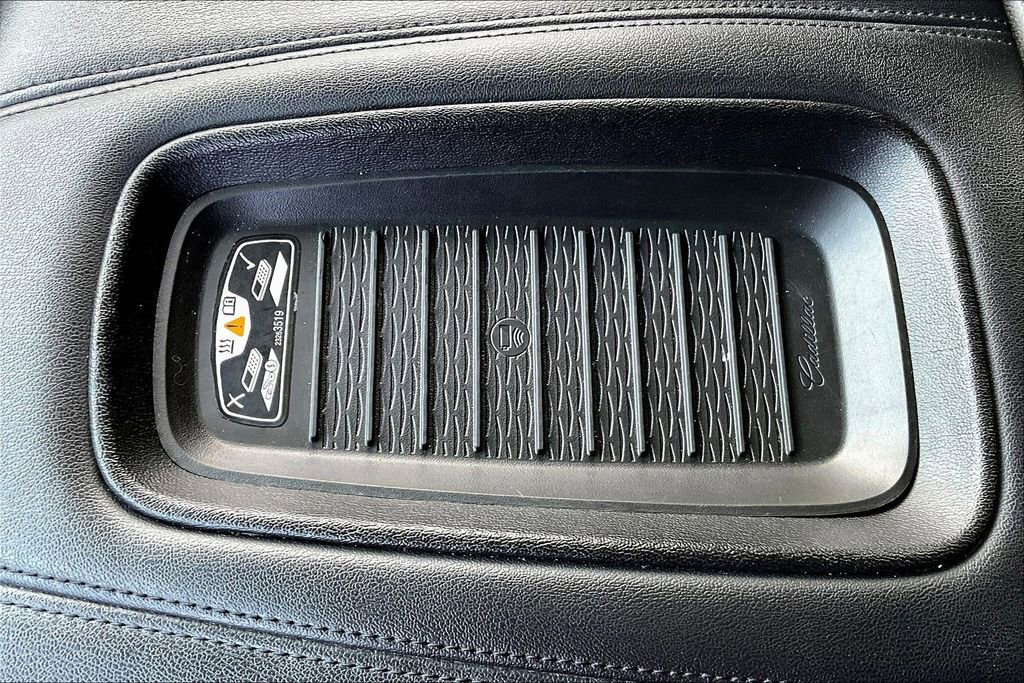 Used 2020 Cadillac Escalade ESV Premium Luxury image 33