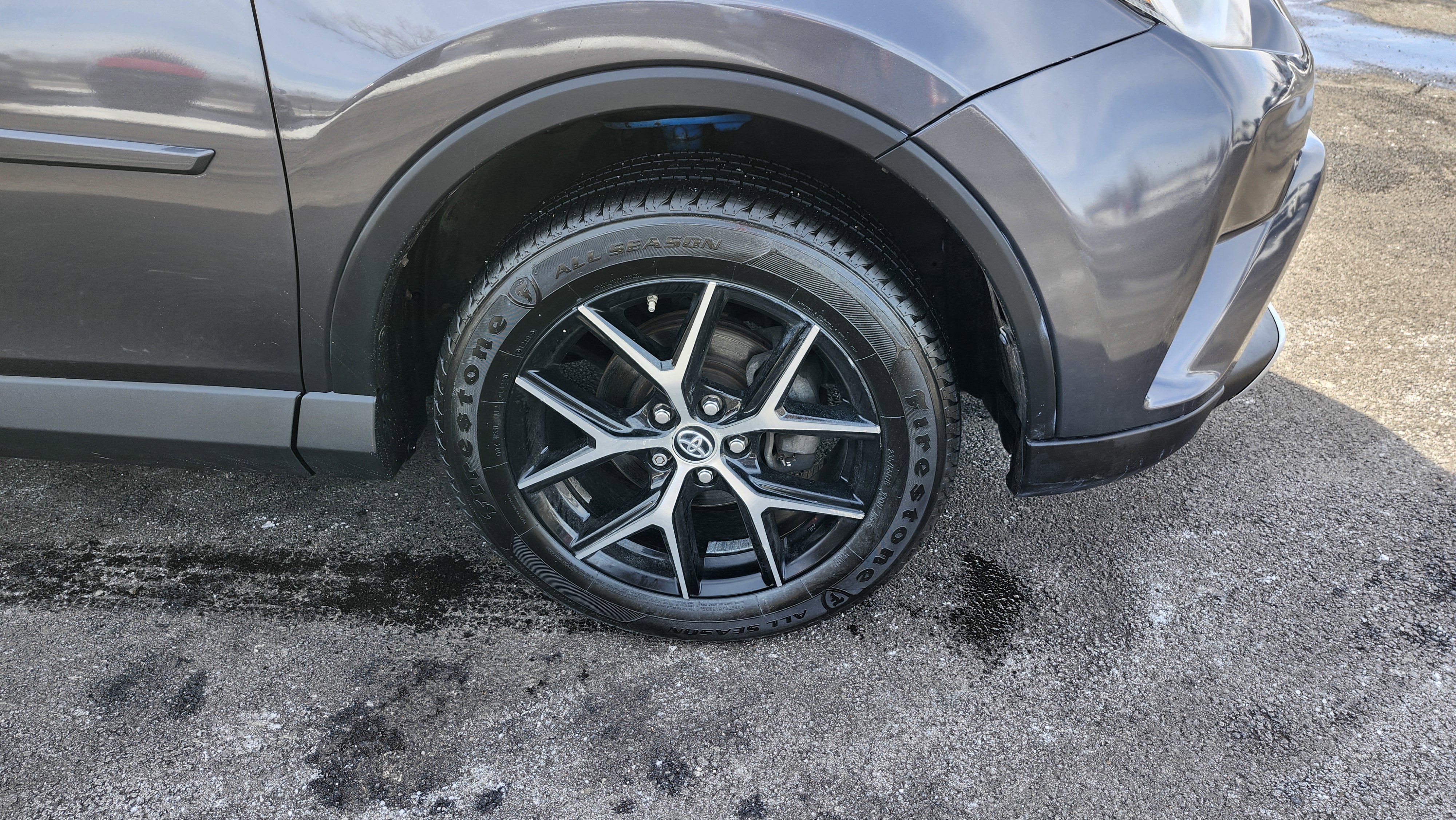 Used 2016 Toyota RAV4 SE image 10