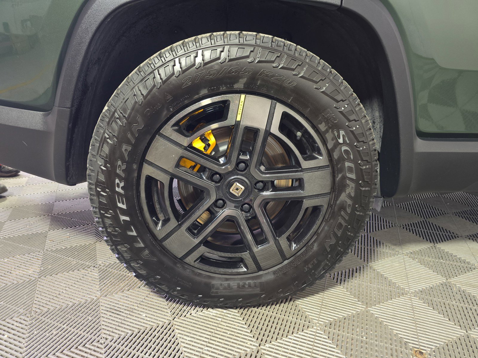 Used 2023 Rivian R1S Adventure image 12