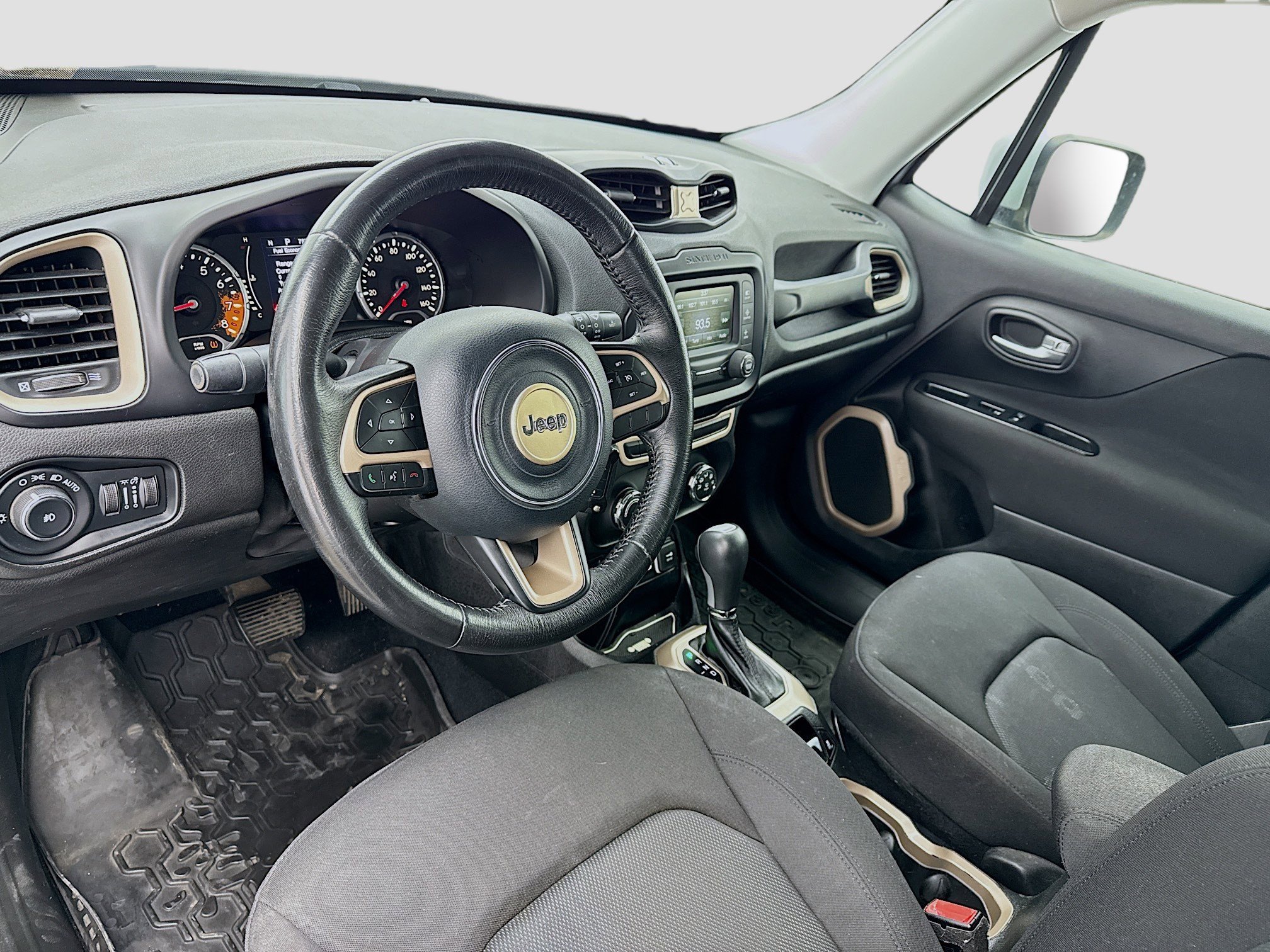 Used 2015 Jeep Renegade Latitude image 7