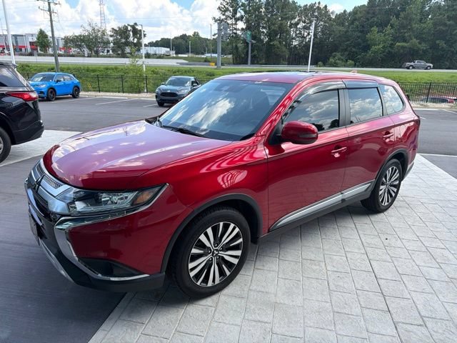 Used 2020 Mitsubishi Outlander SE FWD image 3