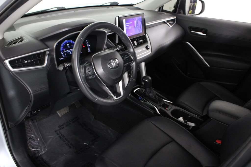 Used 2024 Toyota Corolla Cross XLE FWD image 18