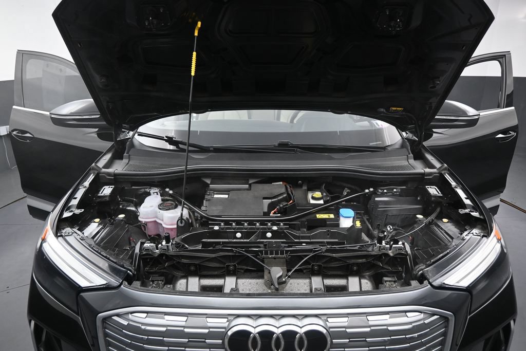 Used 2023 Audi Q4 e-tron Premium w/ Convenience Package AWD/4WD image 33