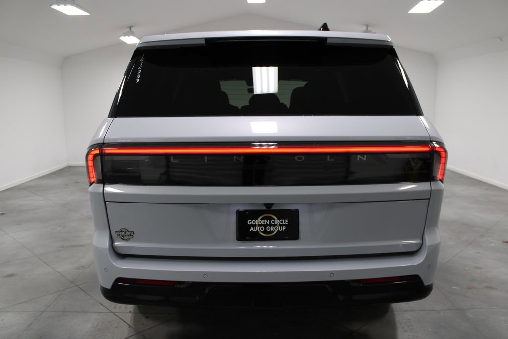 New 2025 Lincoln Navigator Reserve w/ Jet Appearance Package image 7