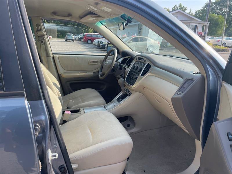 Used 2006 Toyota Highlander 2WD w/ 3rd Row image 10