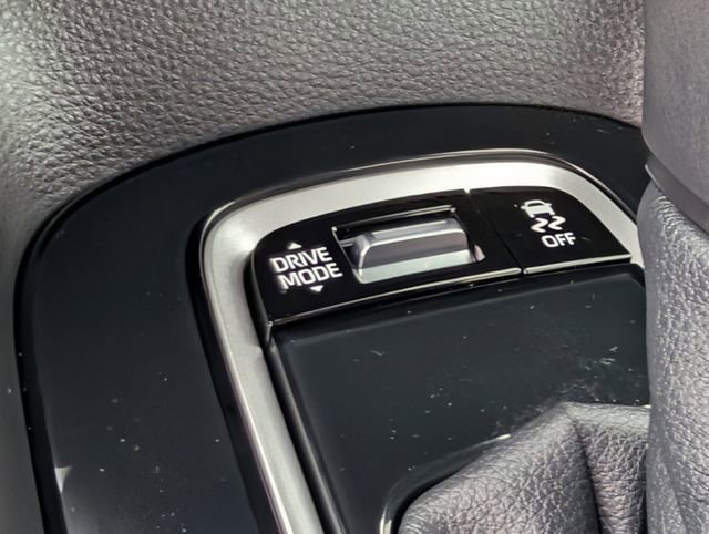 Used 2025 Toyota Corolla SE image 15