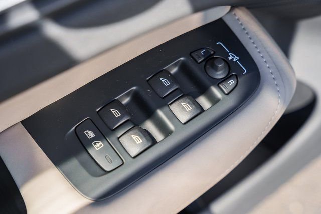 New 2026 Volvo XC60 T8 Plus image 37