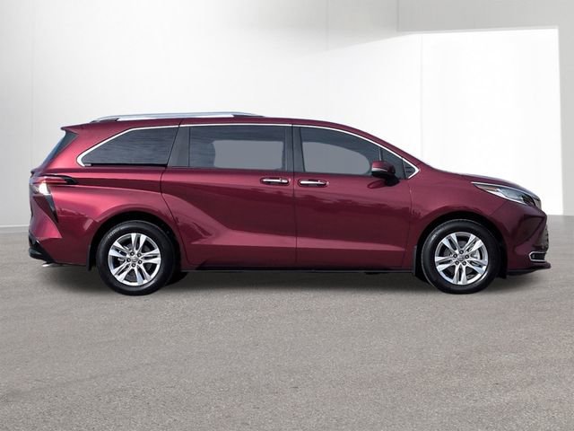 Certified 2026 Toyota Sienna Limited image 4