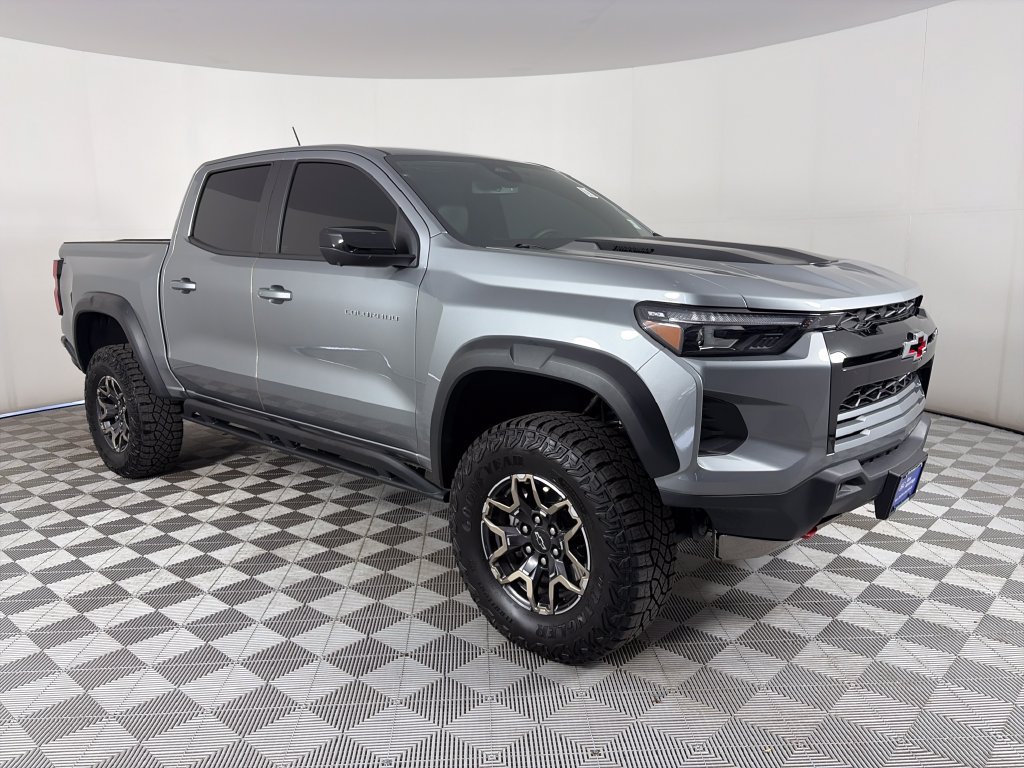 Used 2025 Chevrolet Colorado ZR2 w/ Technology Package