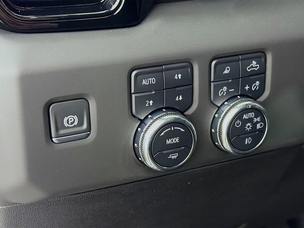 Used 2025 GMC Sierra 1500 AT4 w/ AT4 Premium Package AWD/4WD image 11