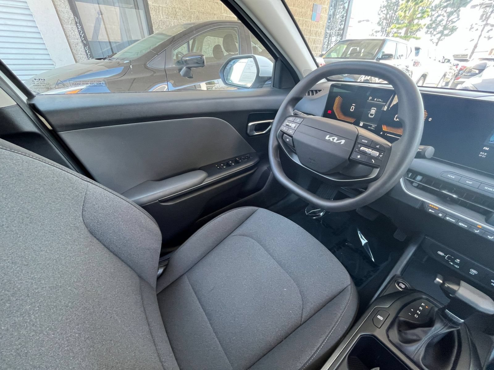 Used 2025 Kia K4 FWD image 35