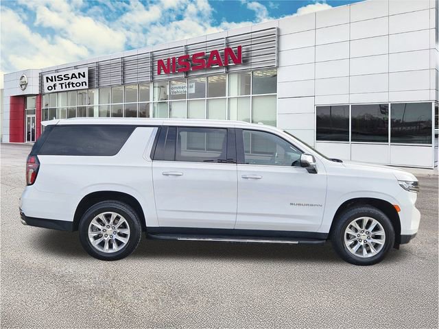 Used 2023 Chevrolet Suburban Premier image 3