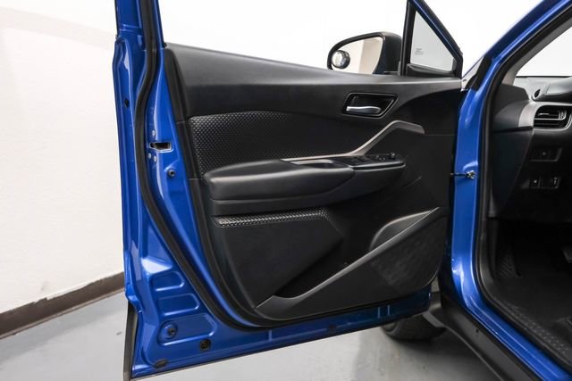 Used 2020 Toyota C-HR LE image 39