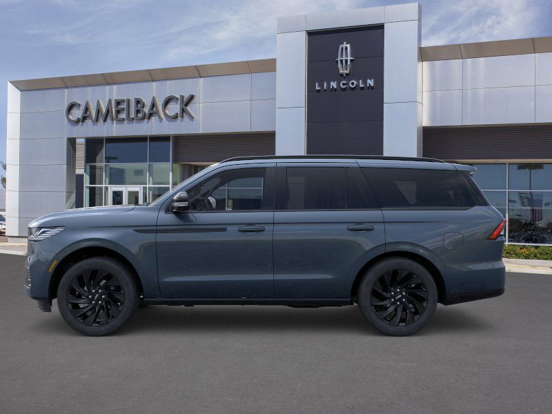 New 2026 Lincoln Navigator Reserve w/ Jet Appearance Package image 3
