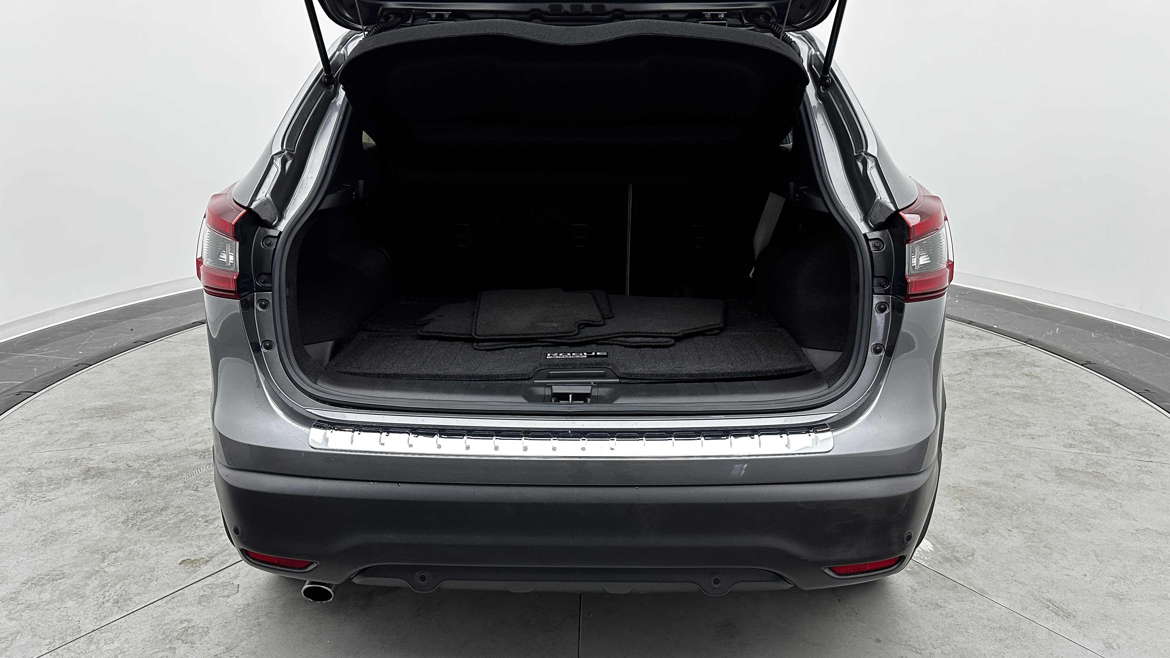 Used 2020 Nissan Rogue Sport SV image 28