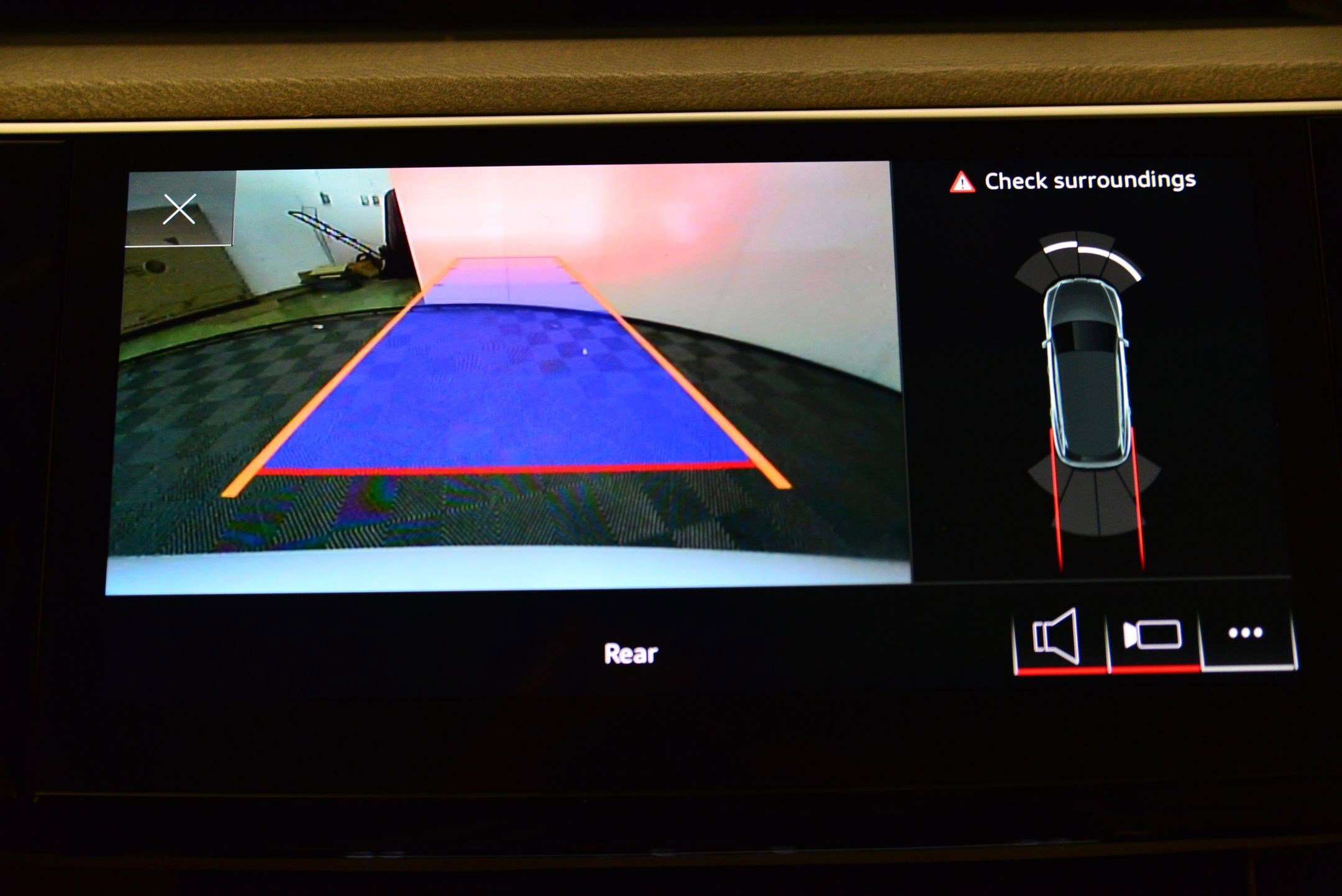 Certified 2024 Audi Q8 e-tron Premium image 30