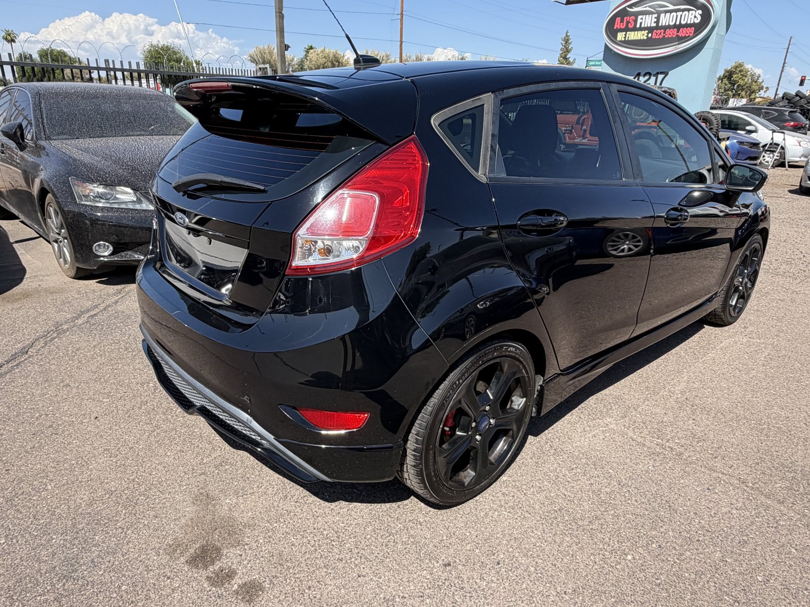 Used 2018 Ford Fiesta ST FWD image 5
