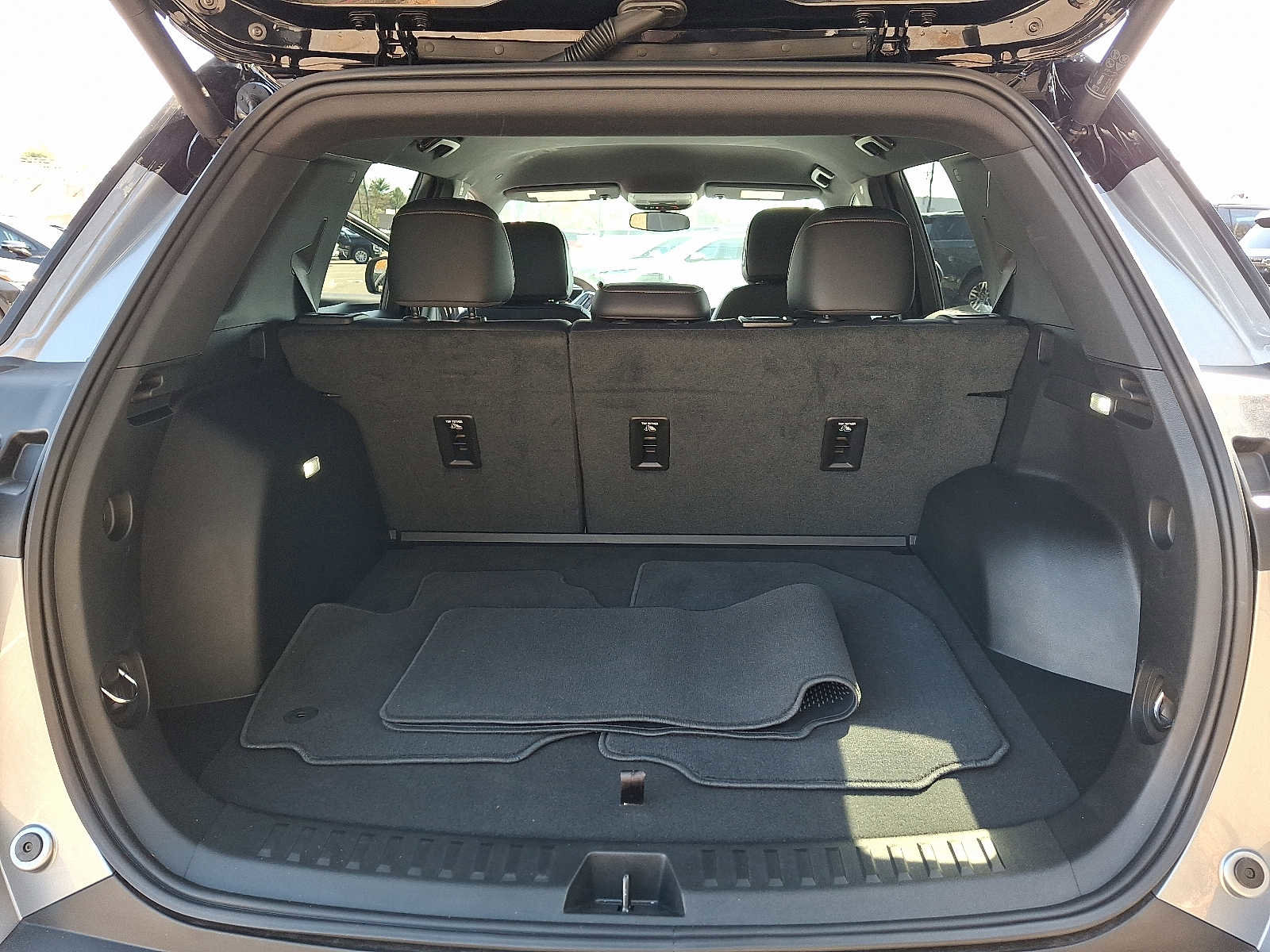 Used 2026 Chevrolet Equinox LT w/ Convenience Package II image 28