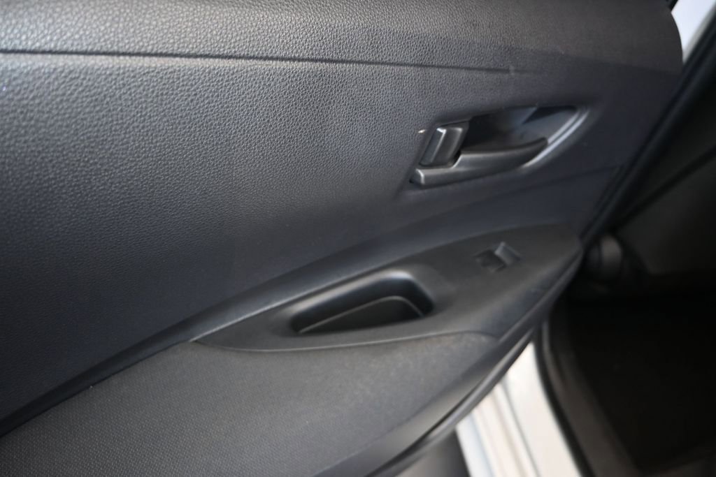 Used 2022 Toyota Corolla LE FWD image 15