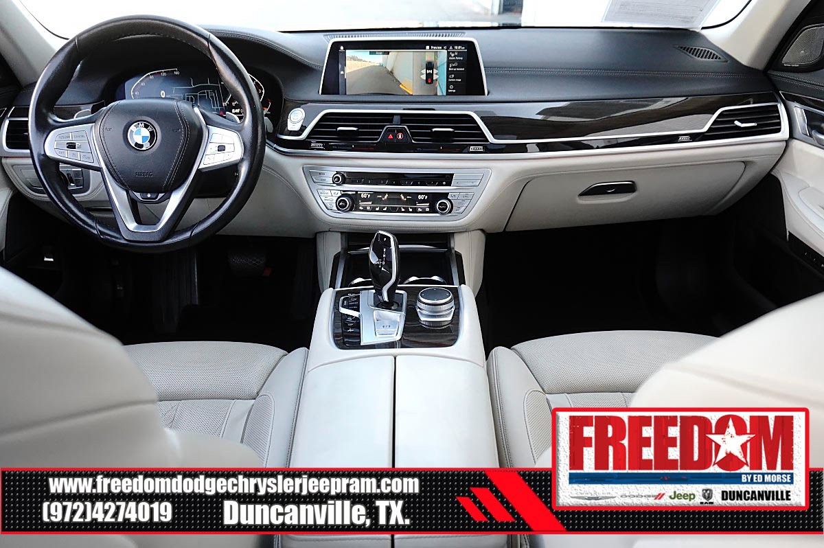 Used 2021 BMW 740i w/ Premium Package RWD image 11