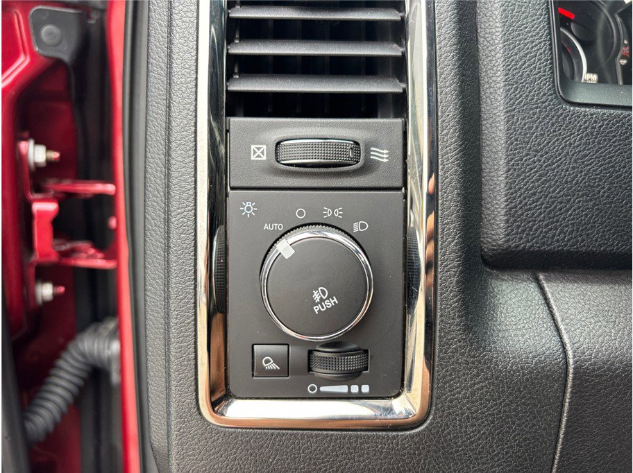 Used 2014 RAM 1500 Sport w/ Convenience Group image 32