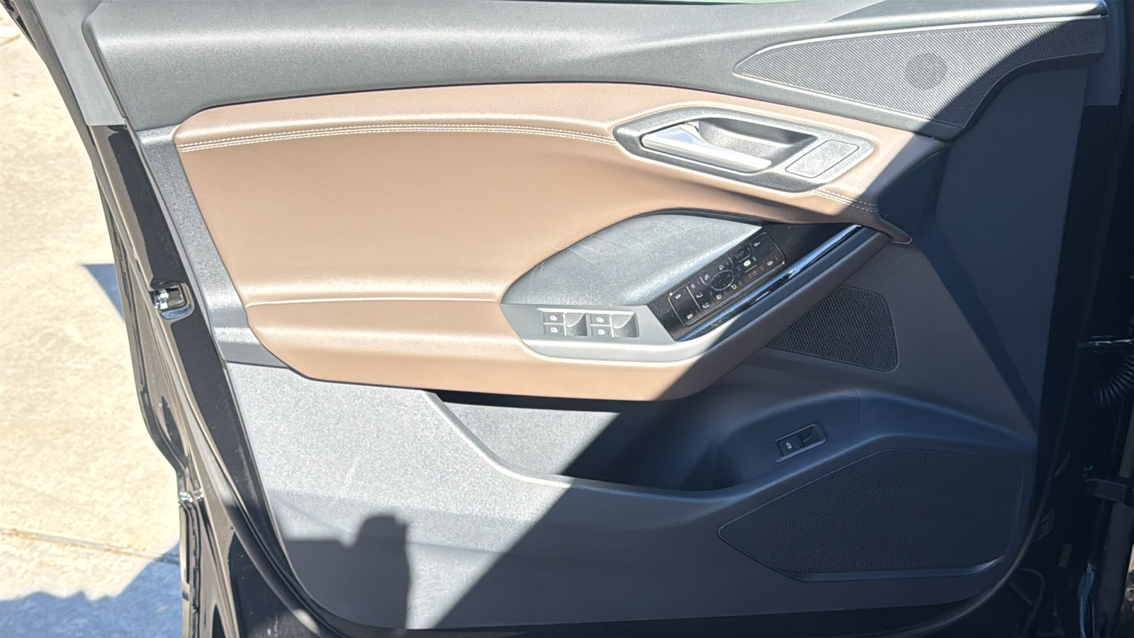 New 2025 Audi Q6 e-tron Premium AWD/4WD image 12
