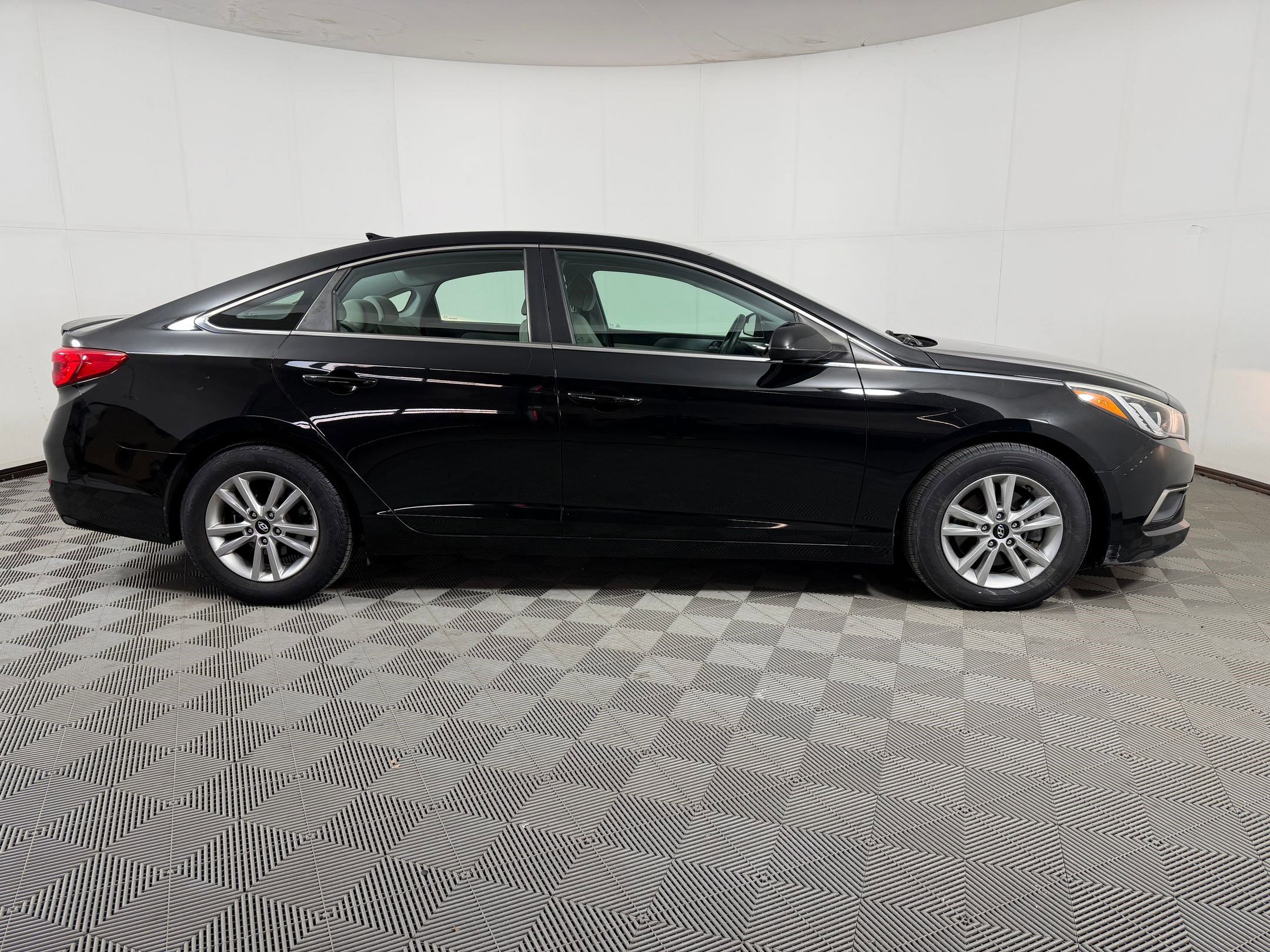 Used 2016 Hyundai Sonata SE FWD image 8