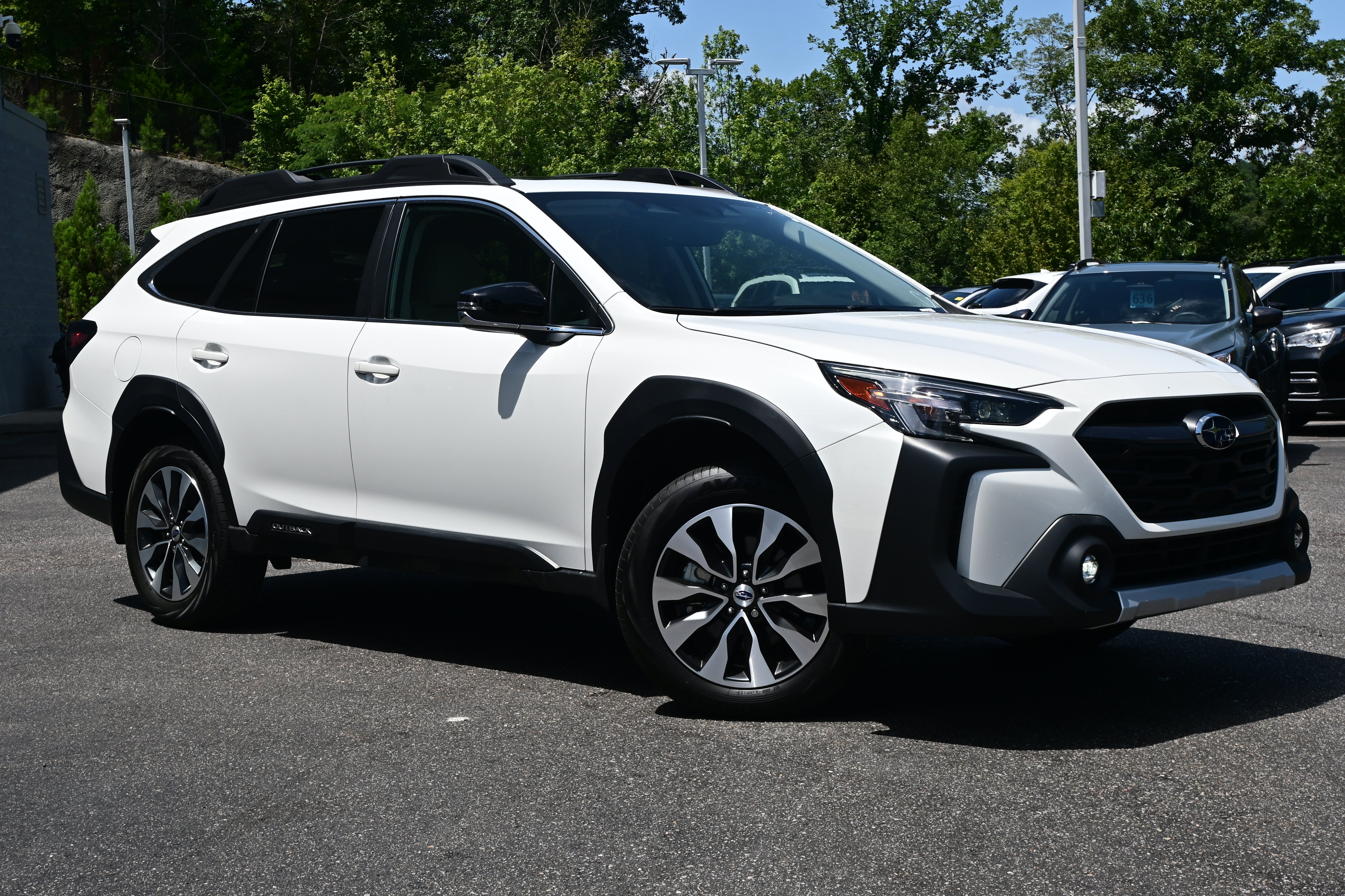 Used 2024 Subaru Outback Limited XT w/ Popular Package #2 AWD/4WD image 2