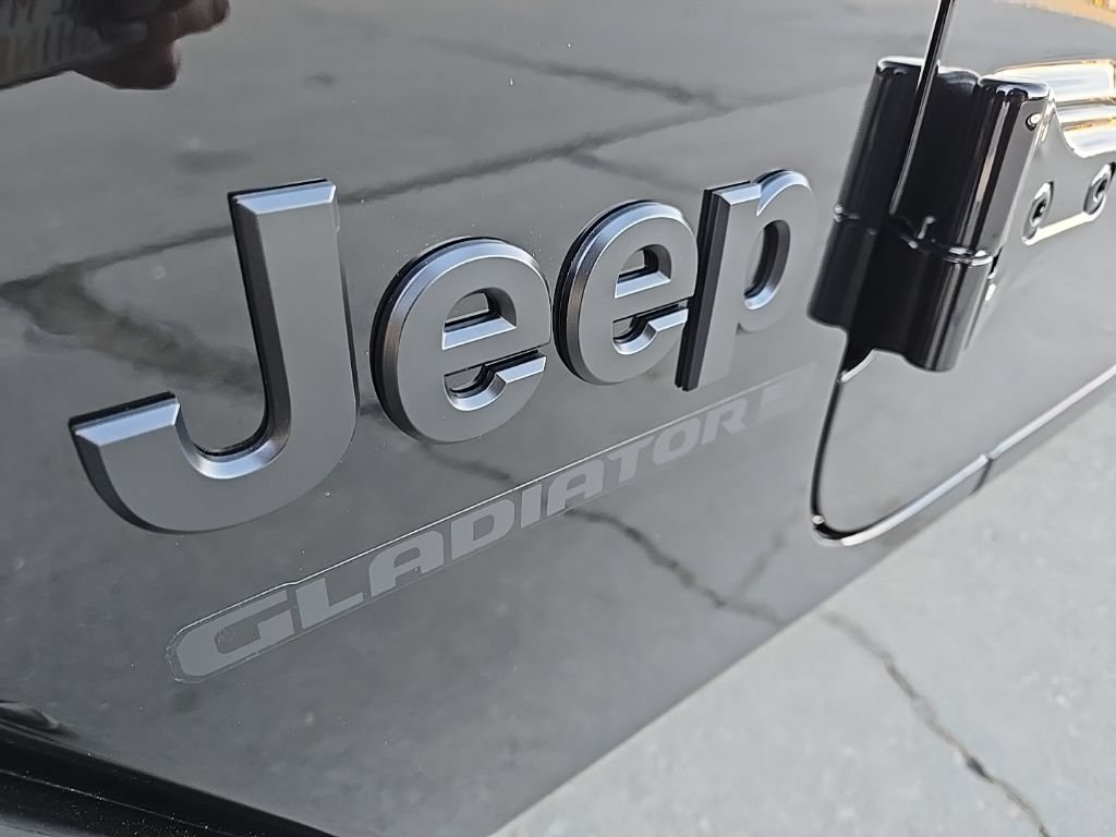 New 2026 Jeep Gladiator Mojave AWD/4WD image 19