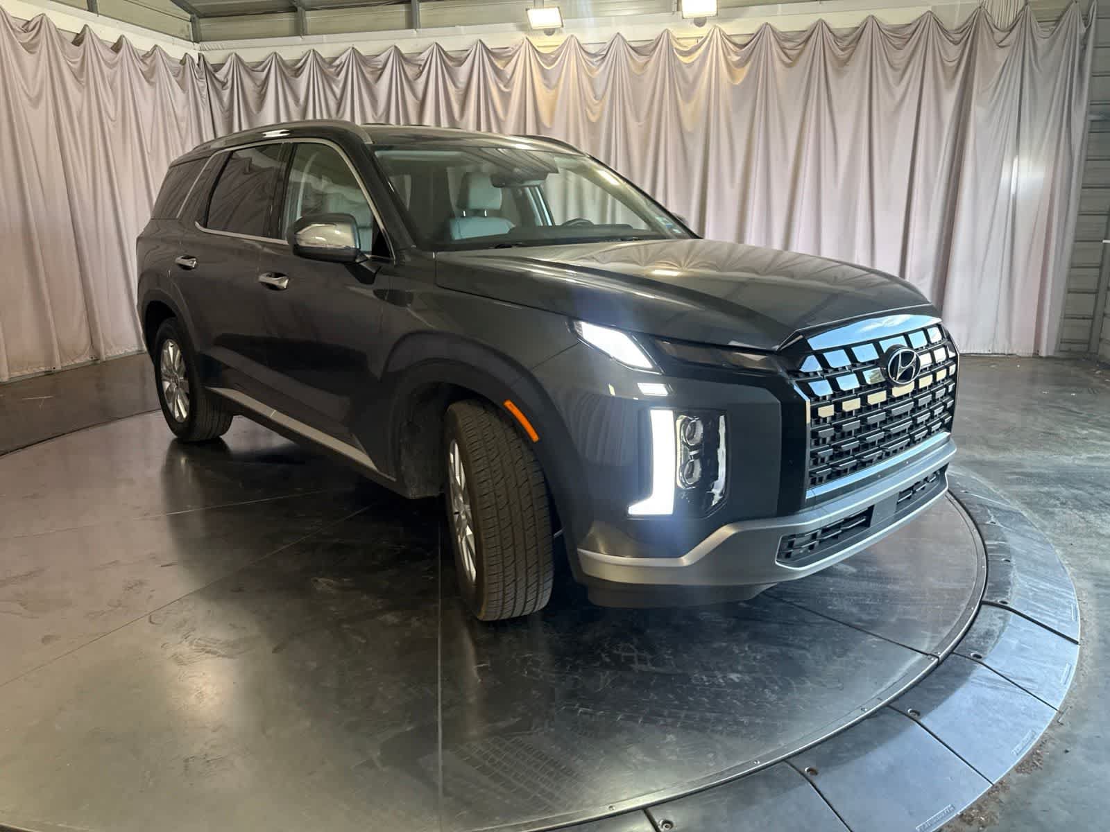 Used 2025 Hyundai Palisade SEL AWD/4WD image 3