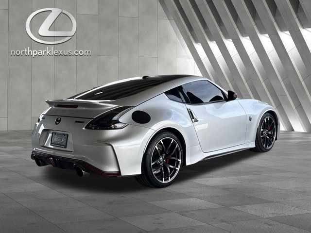 Used 2018 Nissan 370Z NISMO RWD image 6