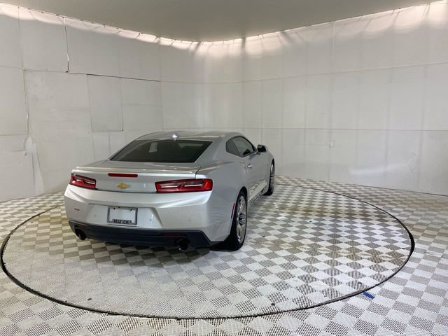 Used 2017 Chevrolet Camaro LT RWD image 17