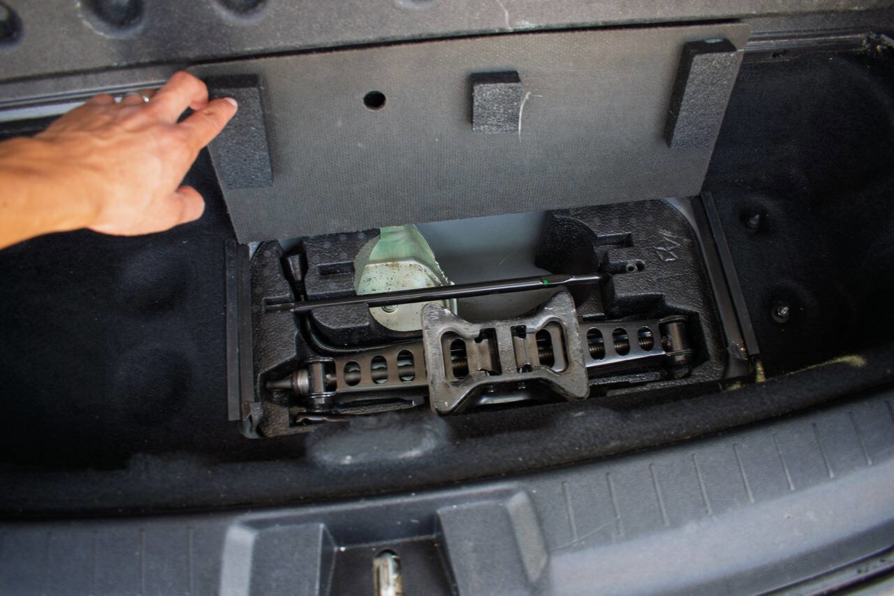 Used 2019 Dodge Journey SE w/ Connectivity Group FWD image 36